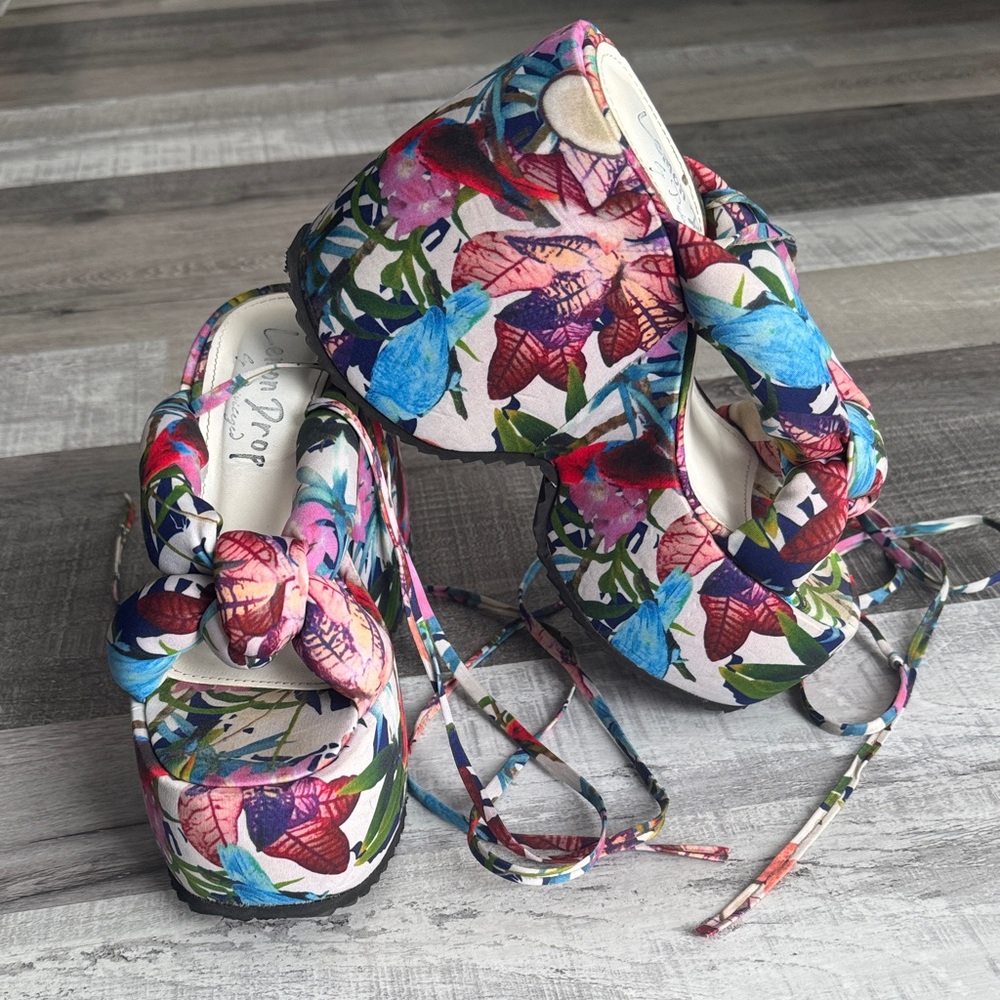 Lemon Drop by Privileged Floral Platform Wedge Sandals lace up Vally size 7